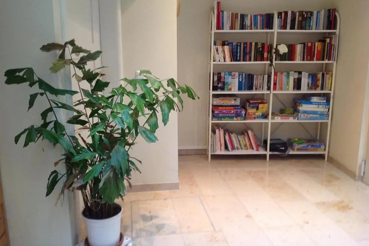 Room 10 of 24