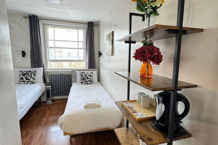 Room 140 of 234