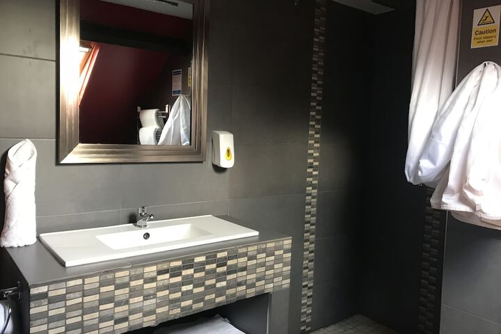 Room 26 of 73