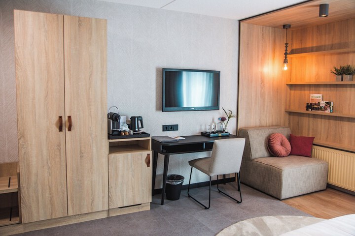 Room 31 of 103