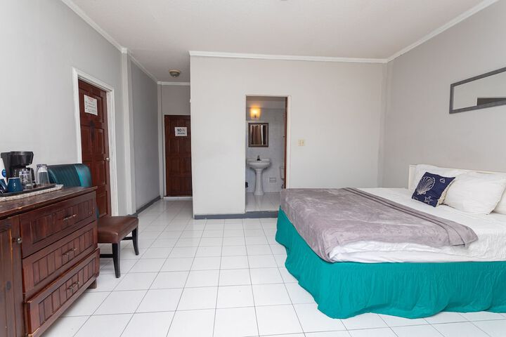 Room 28 of 110