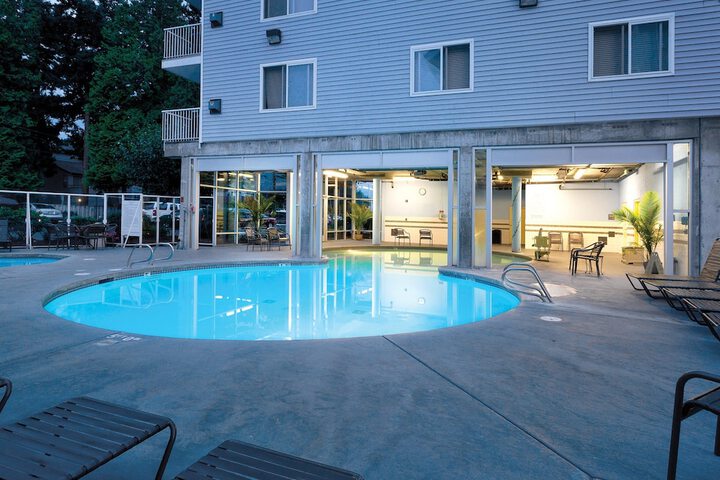Hotel with Pool
