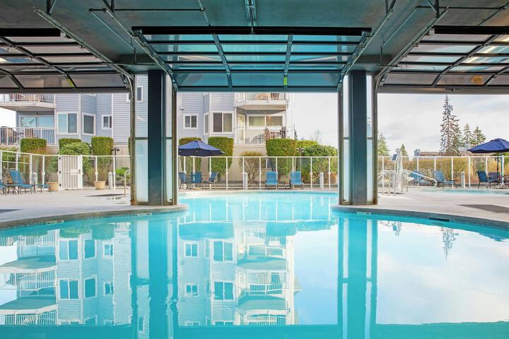 Hotel with Pool