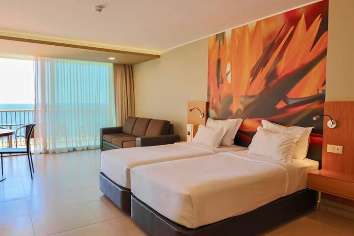 Room 75 of 179