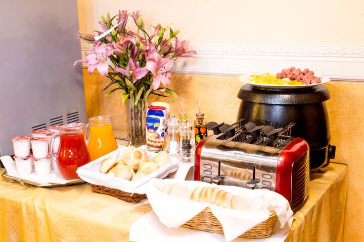 Breakfast area