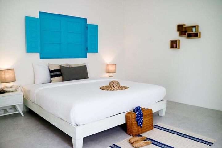 Santorini Park Stay'