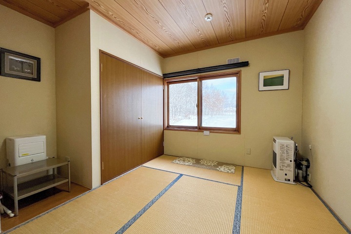 Room 18 of 91