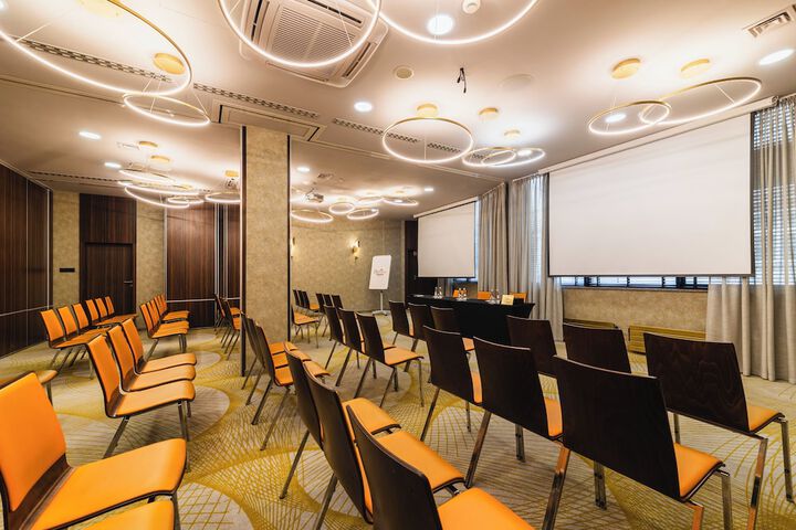 Business Center 39 of 48