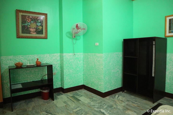 Room 7 of 63