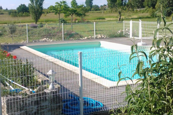 Pool 5 of 10