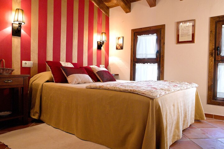 Room 3 of 25