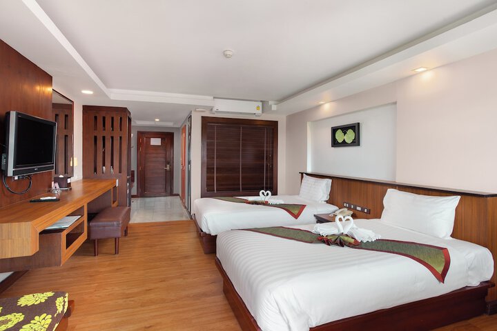 Room 17 of 127