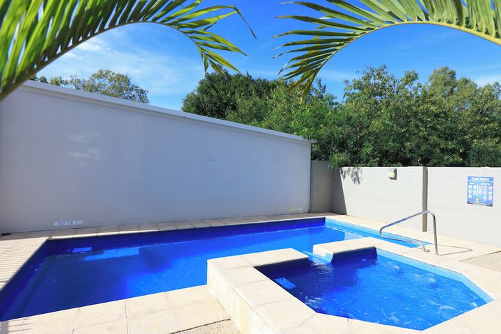 Pool Hotel