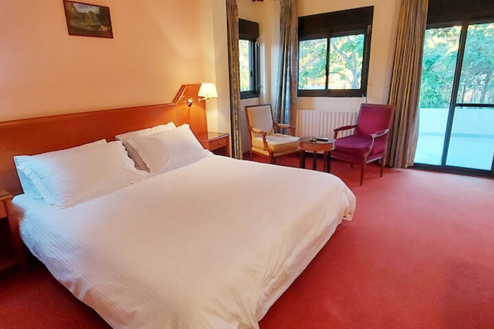 Room 6 of 19