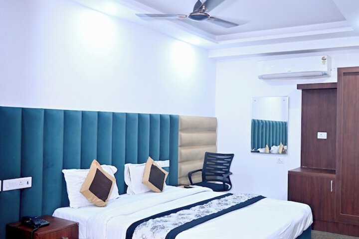 Room 8 of 23