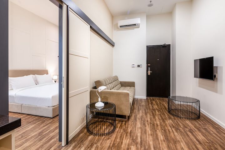 Room 9 of 40