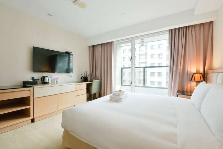 Room 9 of 51
