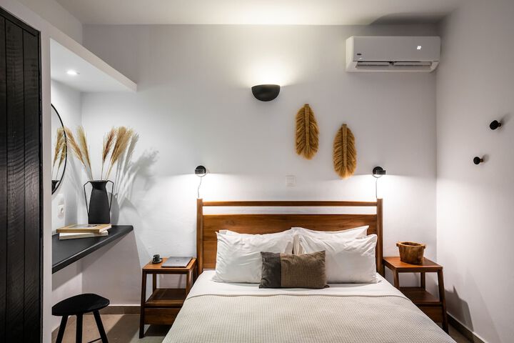 Room 50 of 200