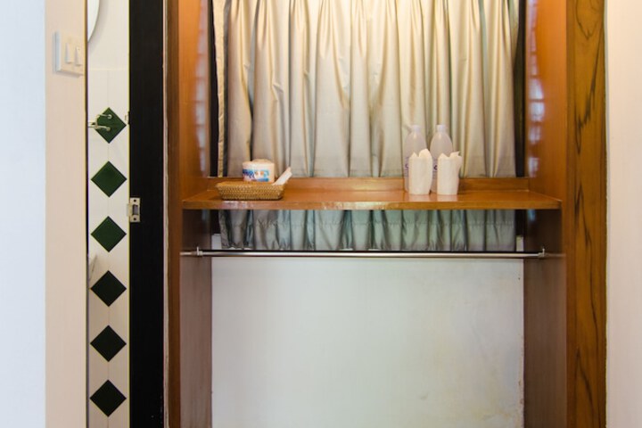 Room 32 of 49
