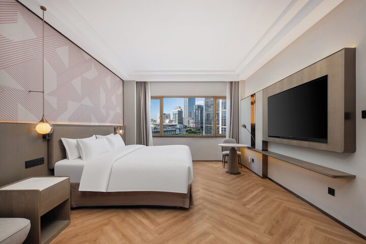 Room 26 of 115