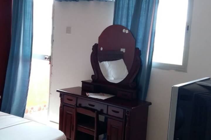 Room 11 of 28