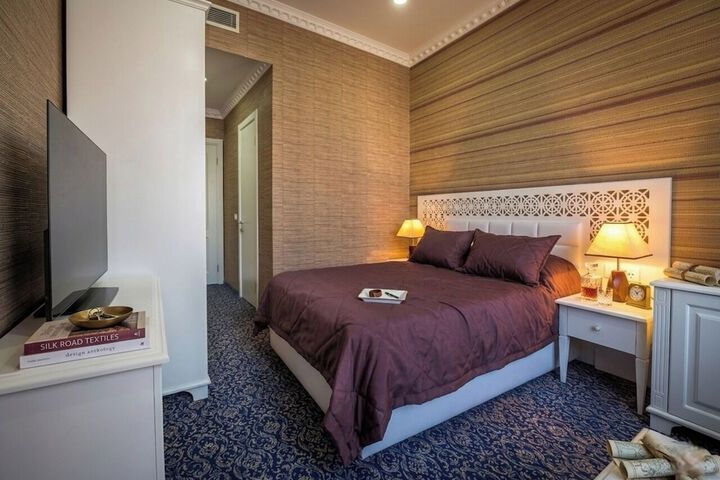 Room 26 of 122