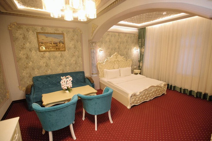 Room 11 of 63