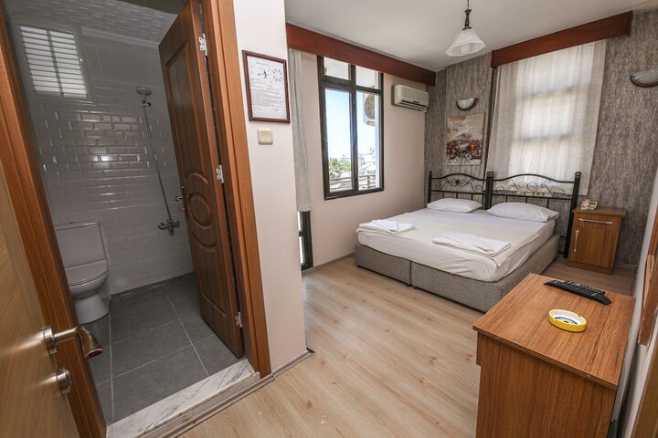 Room 7 of 26