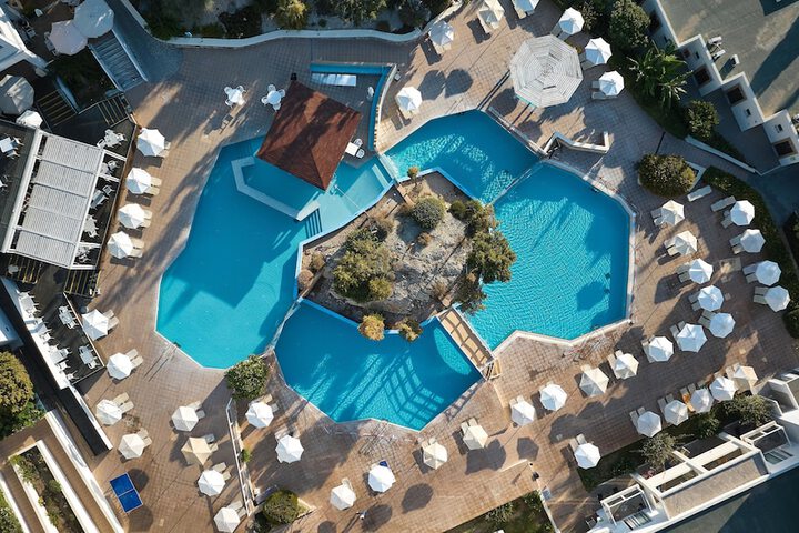 Pool 82 of 212