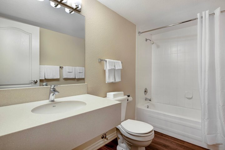 Room 40 of 74