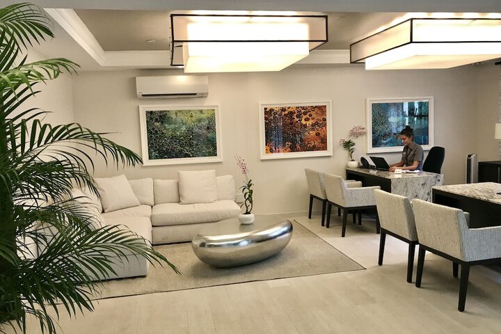 Concierge desk