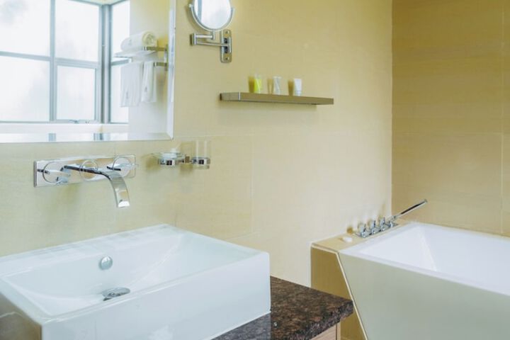 Room 72 of 130