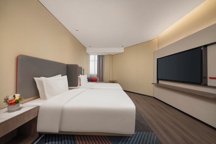 Room 13 of 43