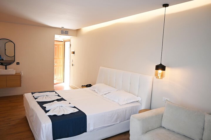 Room 33 of 123