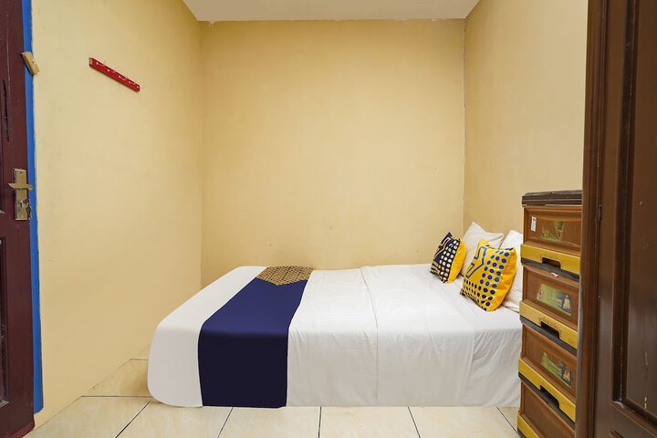 Room 4 of 23