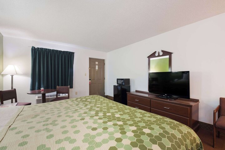 1 King Bed (13 of 13)