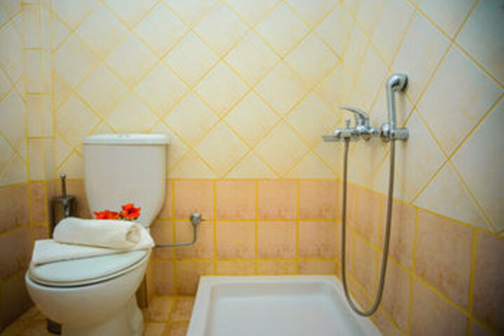 Room 4 of 33