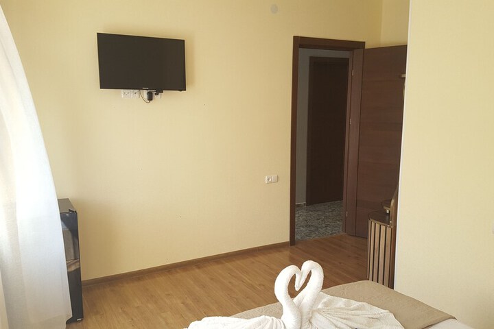 Room 5 of 34
