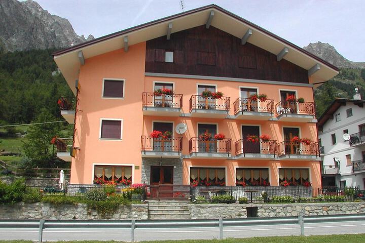 Hotel 53 of 54
