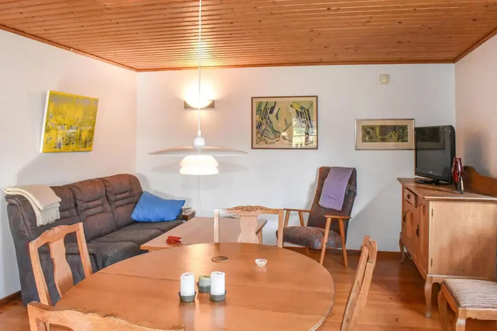 Room 2 of 15