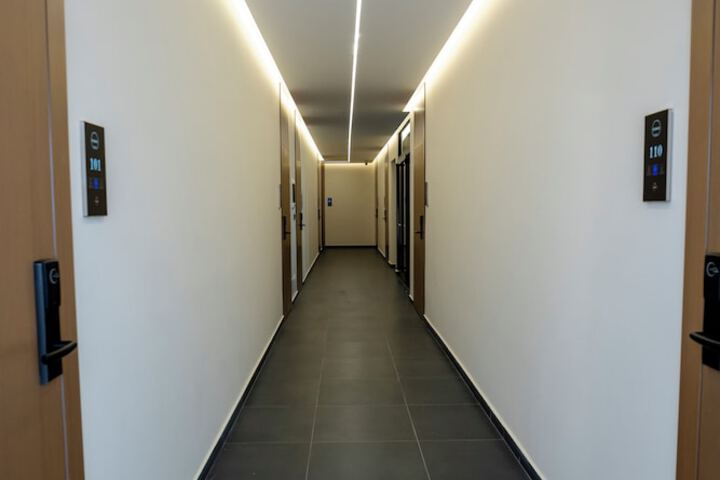 Ballroom/Hall 36 of 44