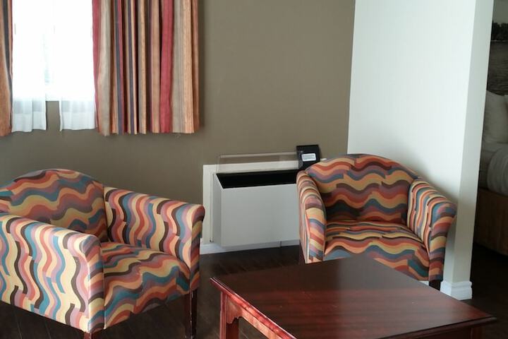 Room 21 of 36