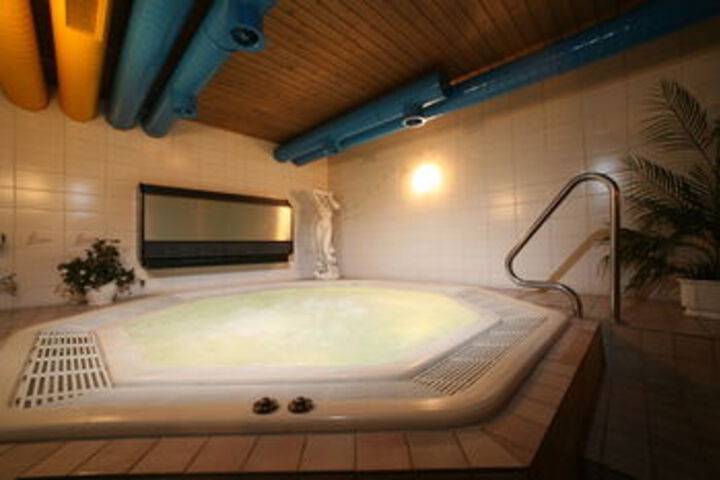Spa 97 of 106