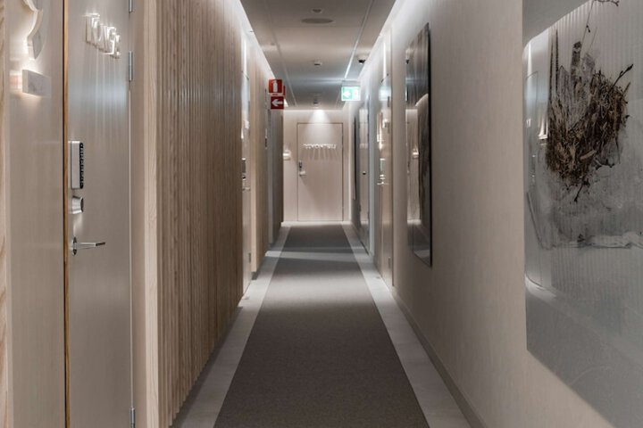 Ballroom/Hall 119 of 122