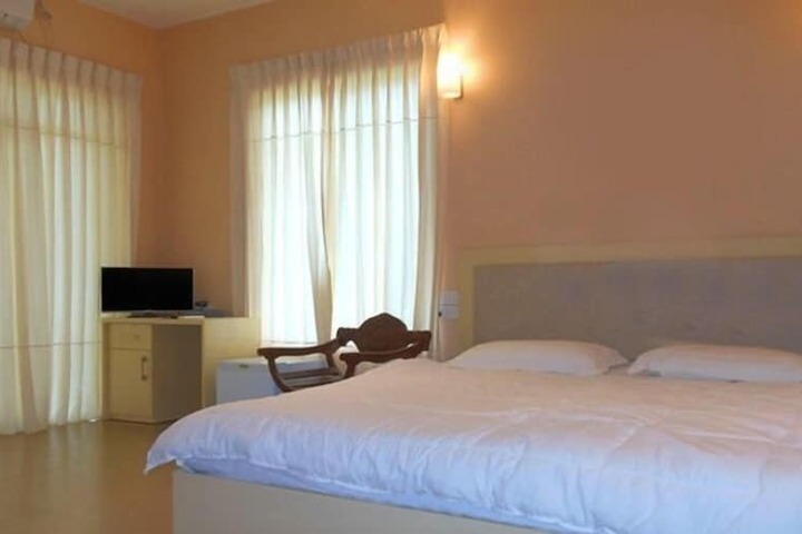 Room 12 of 38