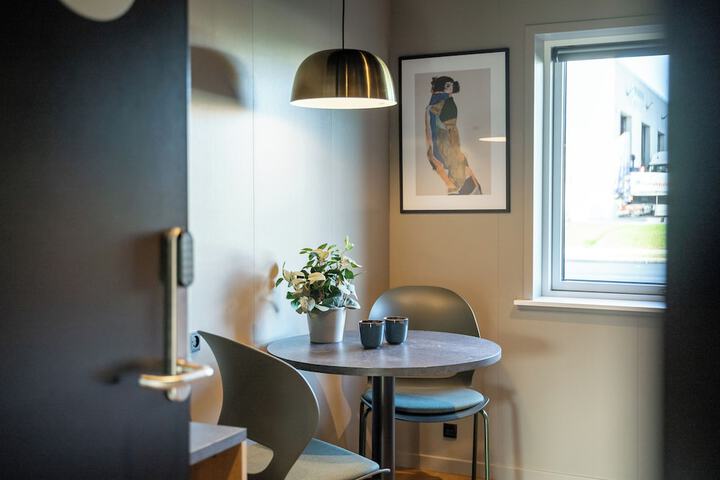 Room 15 of 48
