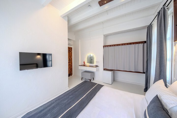 Room 8 of 78