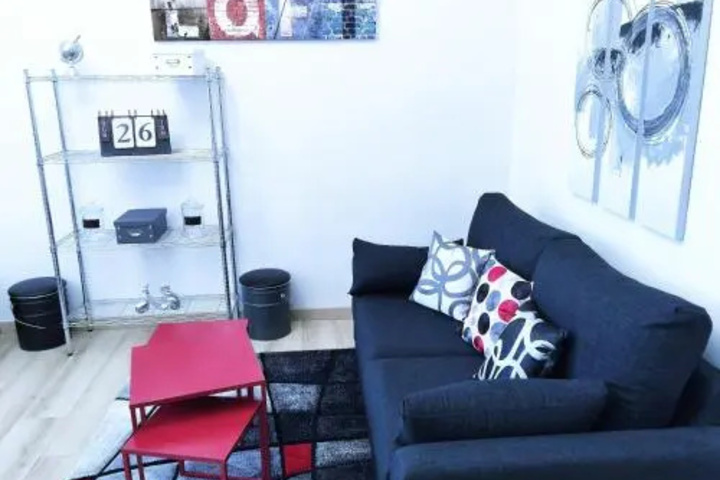 Room 5 of 12