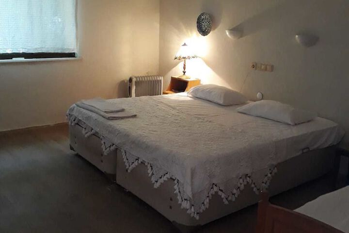 Room 4 of 15