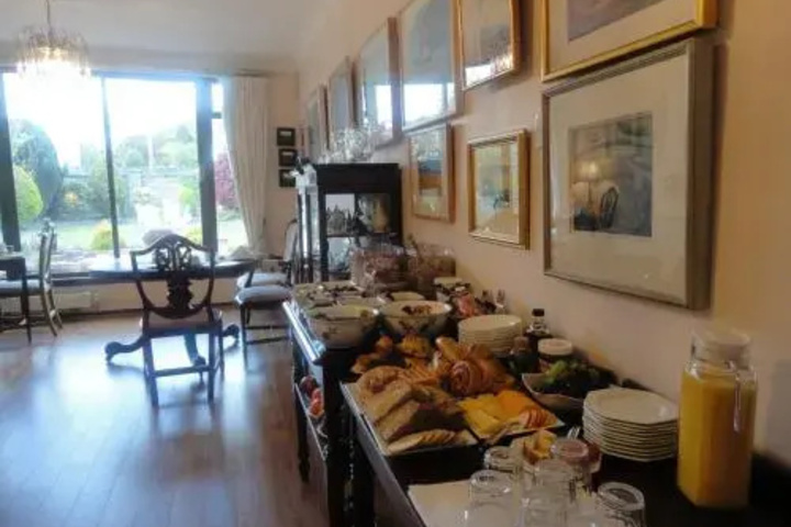 Dining 10 of 11